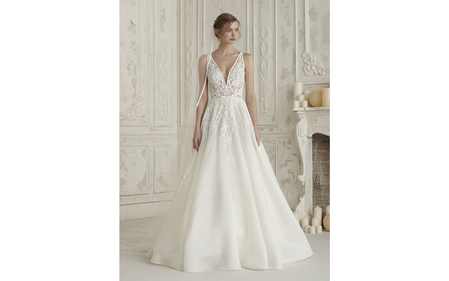 pronovias trunk show
